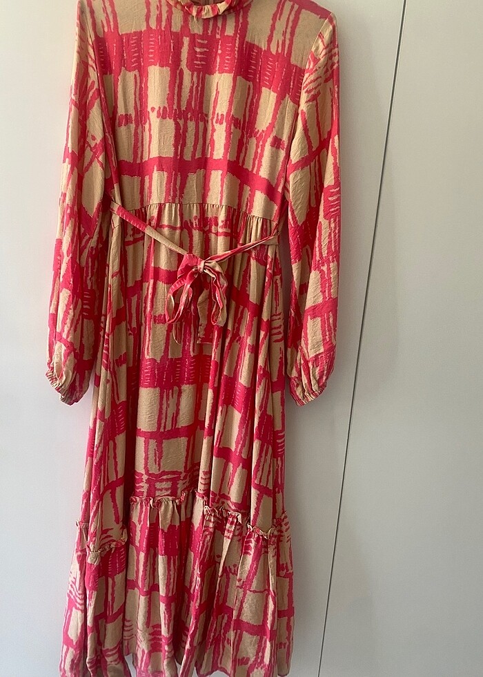 Kuşaklı tesettür elbise - Görsel 5