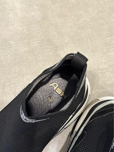 39 Beden Ash Sneaker