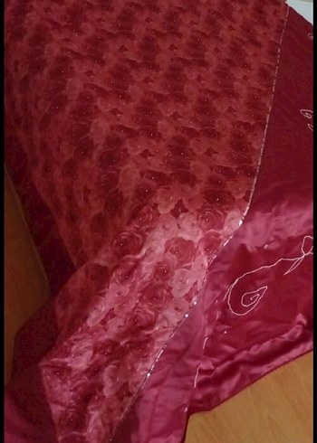 İşlemeli Parlak Pembe Yatak Örtüsü - Görsel 2