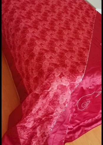 İşlemeli Parlak Pembe Yatak Örtüsü - Görsel 3