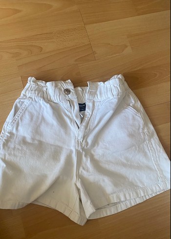 Düğmeli Beyaz Pamuklu Mini Şort