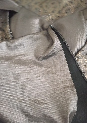 Parlak simli abiye sadece bir kere giyildi - Görsel 7