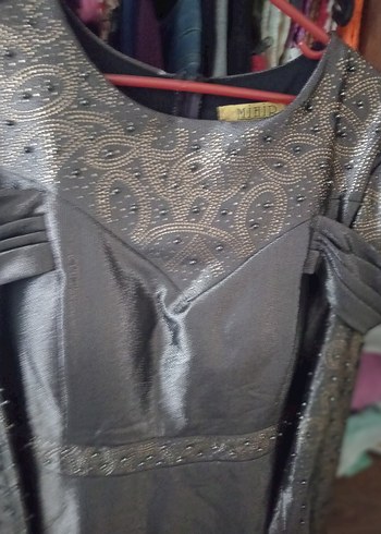 Parlak simli abiye sadece bir kere giyildi - Görsel 6