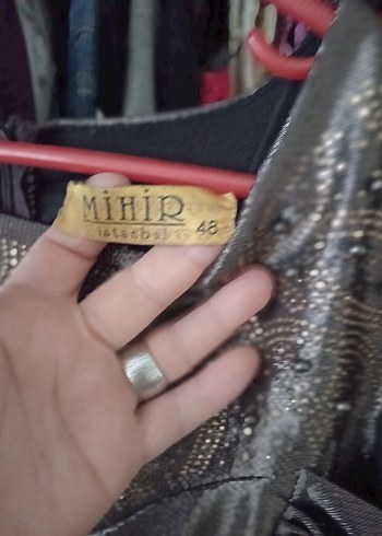 Parlak simli abiye sadece bir kere giyildi - Görsel 5