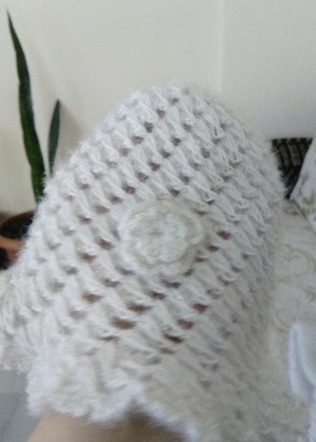 Simli Beyaz Örgü Çocuk Bere ve Püsküllü Atkı - Görsel 6