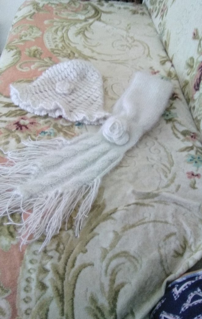 Simli Beyaz Örgü Çocuk Bere ve Püsküllü Atkı - Görsel 3