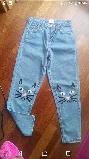 kedi İşlemeli Mom Jeans kot
