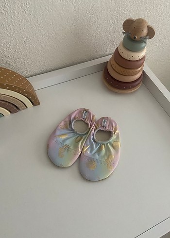 23 Beden çeşitli Renk Slipstop Golden Kaydırmaz Deniz Havuz Ayakkabısı Patik 21-23