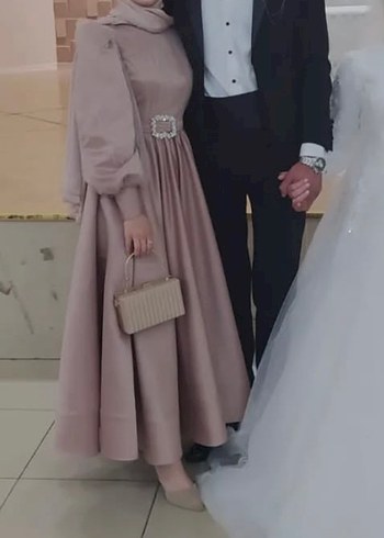 Pileli hafif kabarık abiye elbise