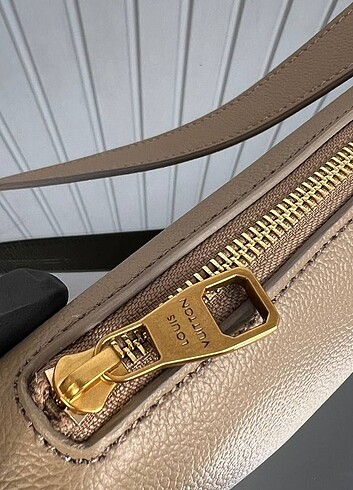 Louis Vuitton Orjinal Louis Vuitton Low Key Bumbag