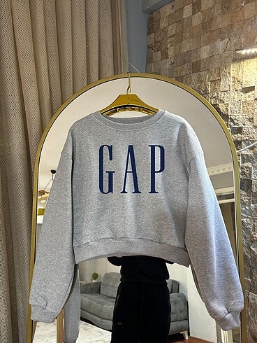 GAP sweat
