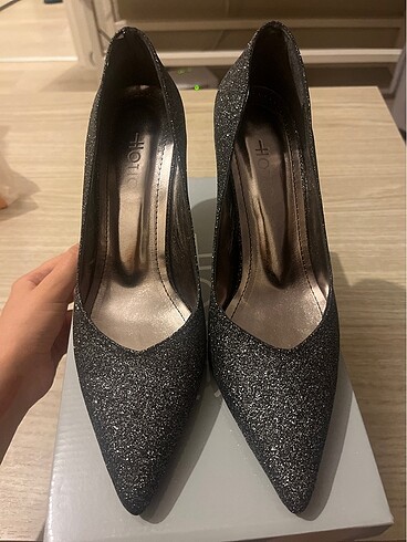 38 Beden Hotiç stiletto (hiç giyilmedi)