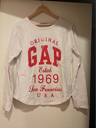 GAP sweatshirt