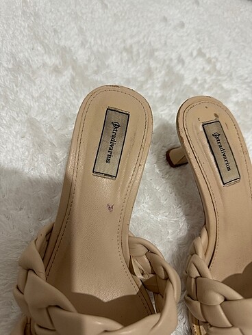 Stradivarius topuklu terlik - Görsel 2