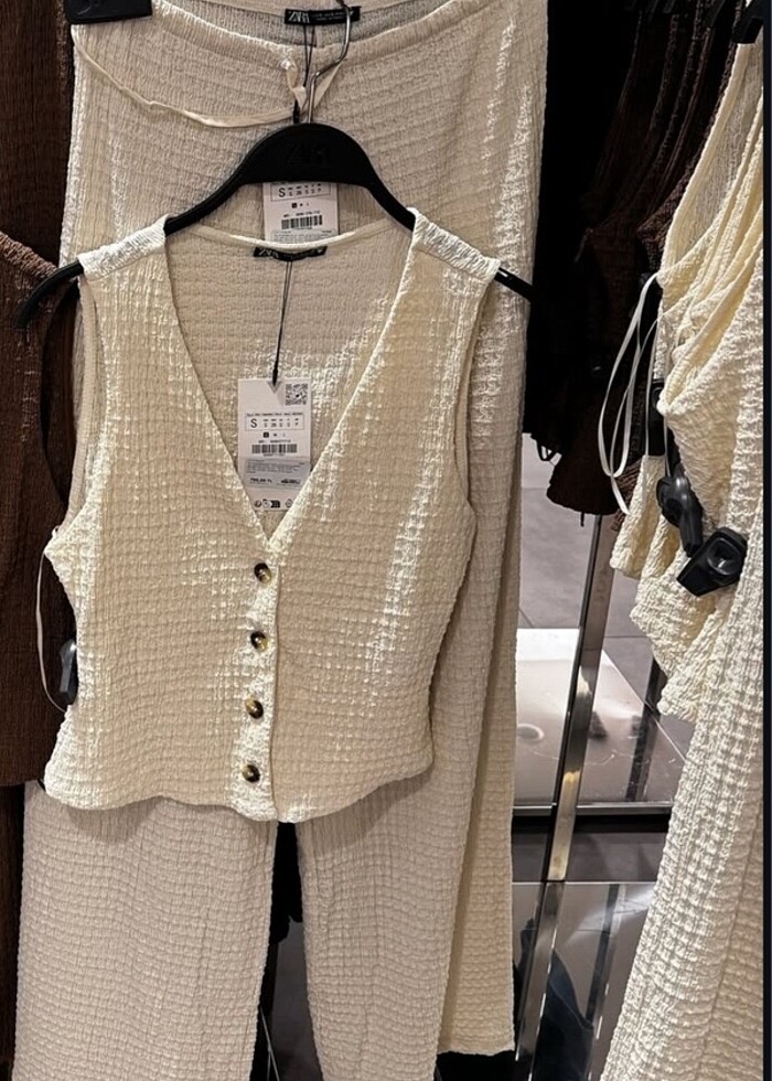 Zara krem renk dokulu takım - Görsel 4