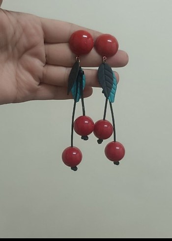 Beden kirazlı küpe
