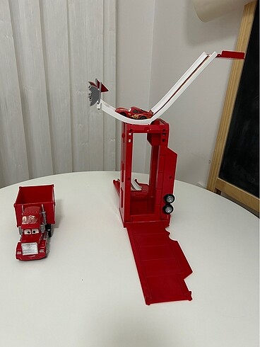 Cars Mack Tır Ve Yarış Seti