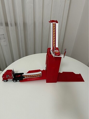  Cars Mack Tır Ve Yarış Seti