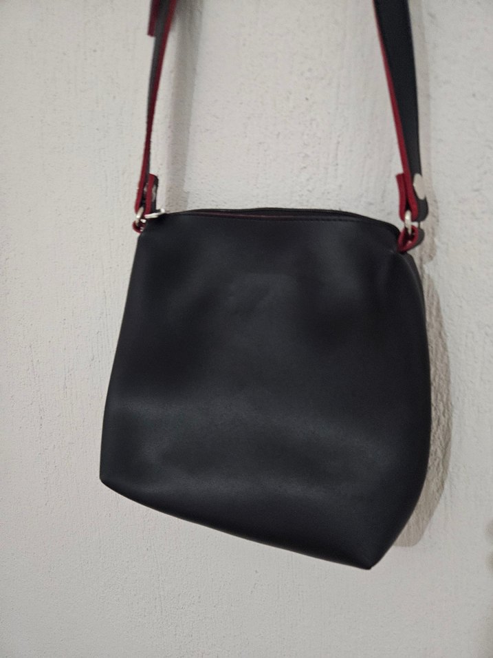 Deri Askılı Kaliteli Çanta - Görsel 3