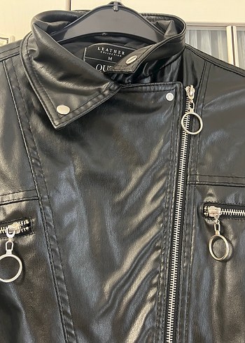 Siyah Parlak Deri Biker Ceket Kadın