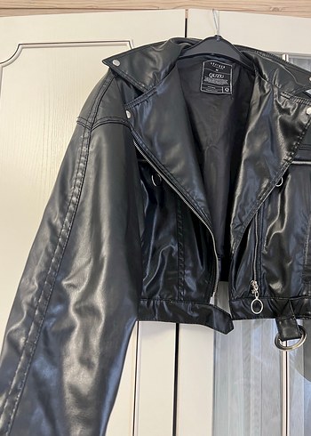 Quzu Siyah Parlak Deri Biker Ceket Kadın