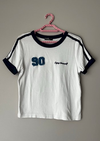 beyaz vucudu saran tshirt