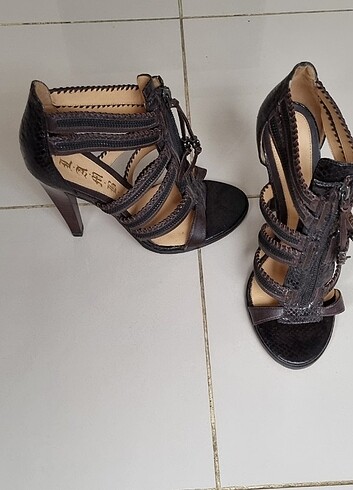 Gwen Stefani LAMB Stiletto