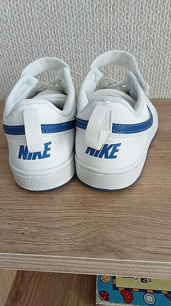 35 Beden beyaz Renk Orjinal marka unisex 35 numara ayakkabi