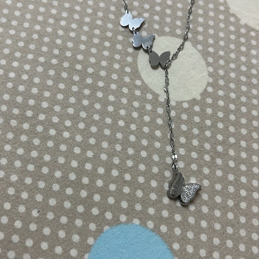 Gümüş Zincir Detaylı Uzun Kelebek Kolye - Görsel 2