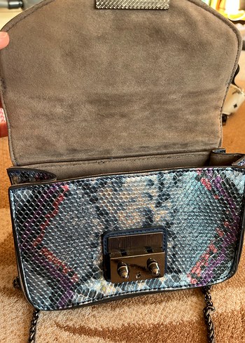 Zincir Detaylı Çok Renkli Yılan Derisi Desenli Çanta - Görsel 2