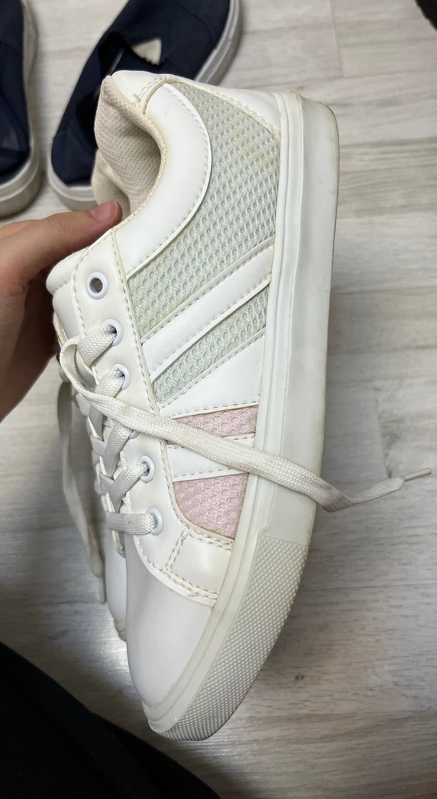 Beyaz Bağcıklı Kadın Spor Ayakkabı - Görsel 3