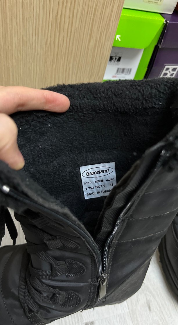 Siyah Bağcıklı Kadın Kauçuk Bot - Görsel 2