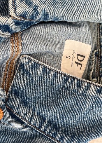 Düğmeli Nakışlı Mavi Kadın Denim Ceket - Görsel 2