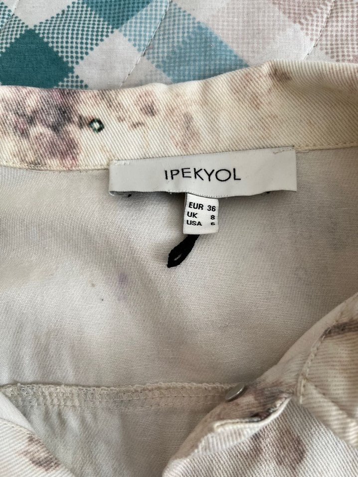 Düğmeli Batik Desenli Kot Ceket - Görsel 2