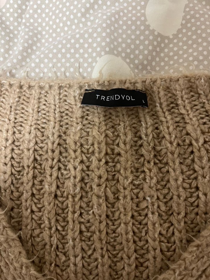 Bej V Yaka Örgü Kadın Hırka - Görsel 3