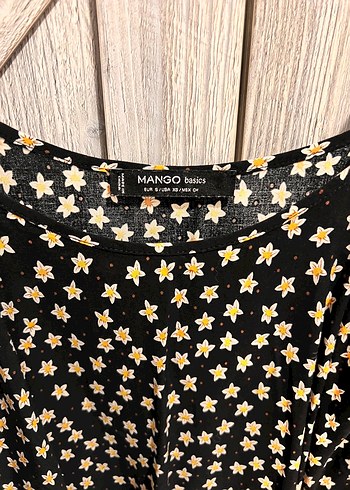 Mango Mango Siyah Çiçek Desenli Askılı Mini Bluz