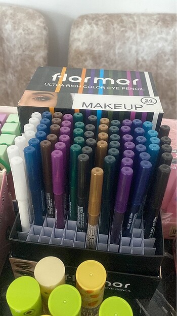 Flormar eyelıner renkli göz kalemi