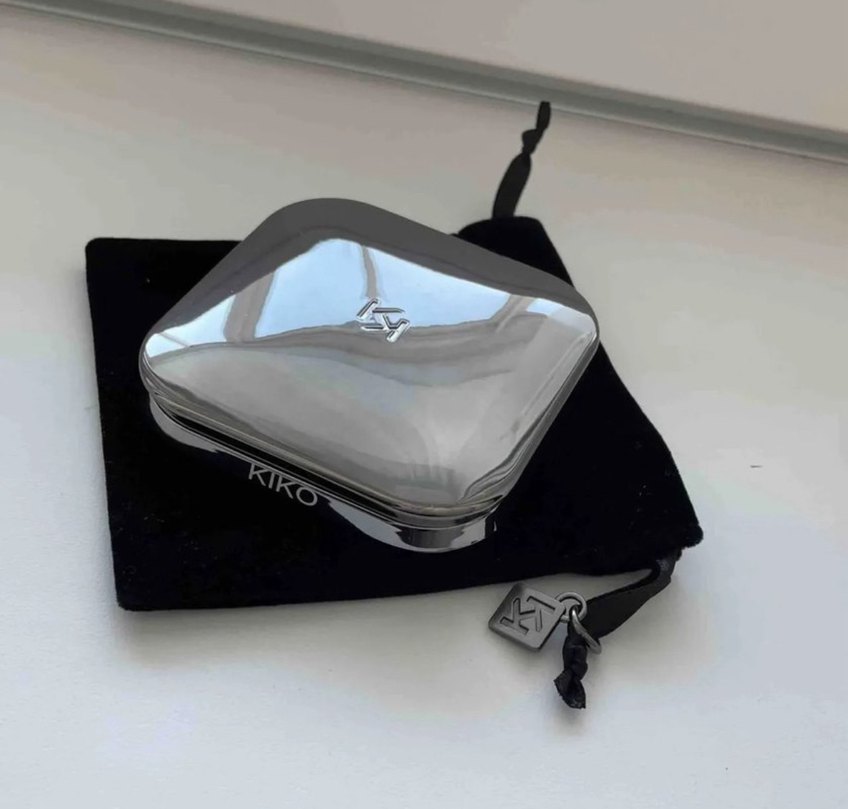 Gri Metal Fermuarlı Kadın Makyaj Aynası - Görsel 2