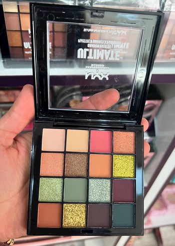 NYX Ultimate Çok Renkli Göz Farı Paleti