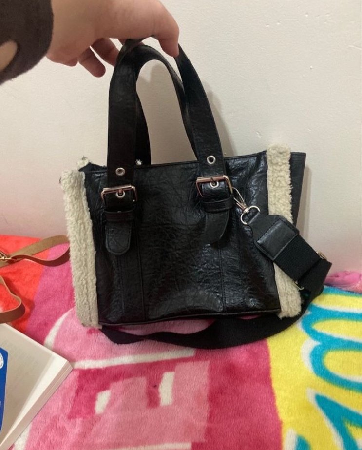 Kemer Detaylı Siyah Deri Kadın Çanta - Görsel 2