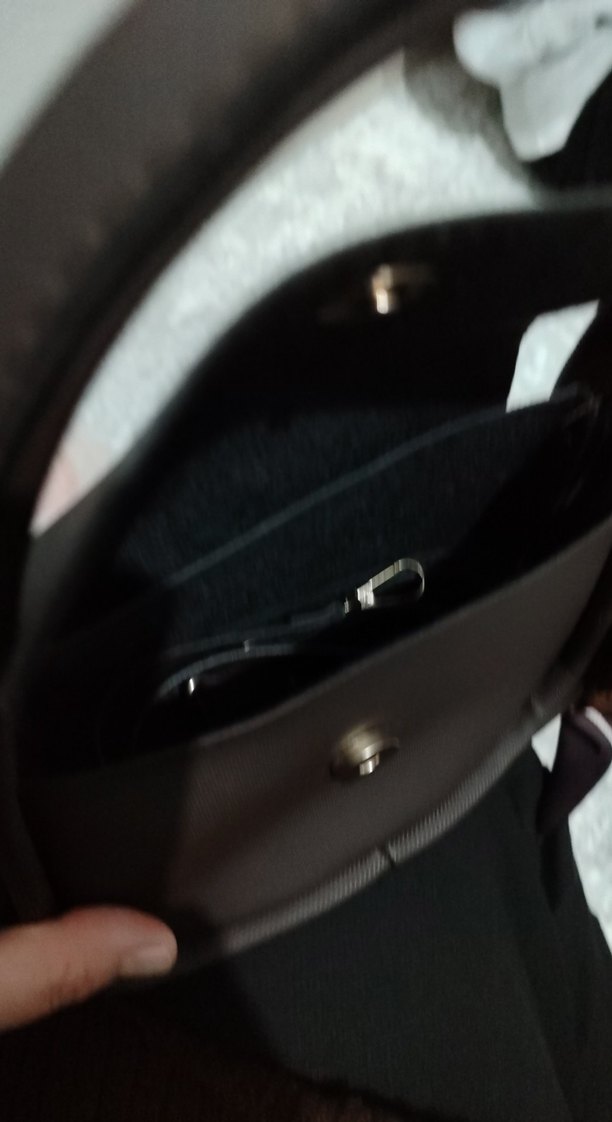 Kahverengi fularlı çanta - Görsel 3