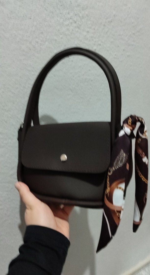 Kahverengi fularlı çanta - Görsel 5