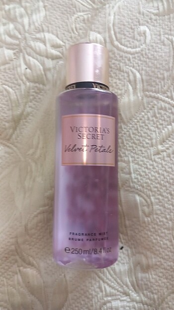Velvet petals vs body mist