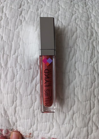 Parlak Kırmızı Ruj - Görsel 5