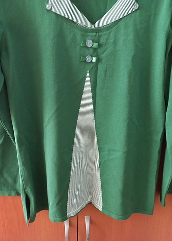 Yeşil V Yakalı Triko - Görsel 2