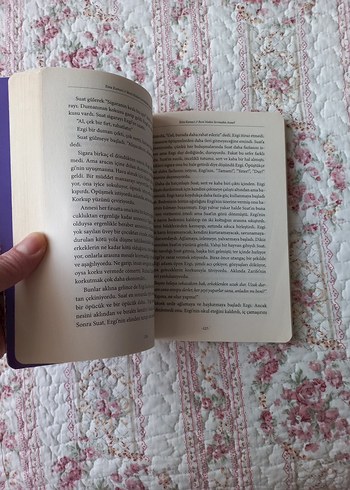 Beni Neden Sevmedin Anne? - Esra Ezmeci - Görsel 3