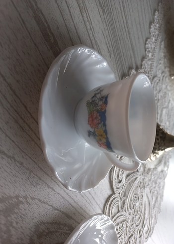 Çiçek Desenli Beyaz Fincan ve Tabak Seti 2 li - Görsel 2