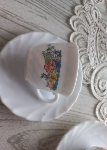Çiçek Desenli Beyaz Fincan ve Tabak Seti 2 li - Görsel 5
