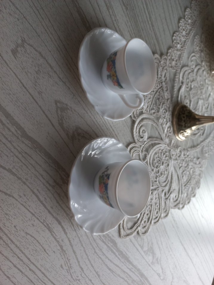 Çiçek Desenli Beyaz Fincan ve Tabak Seti 2 li - Görsel 4