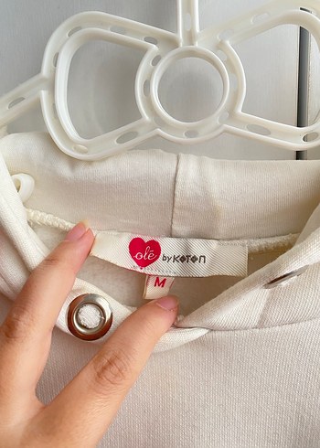 Beyaz Kapüşonlu Kadın Sweatshirt - Görsel 4